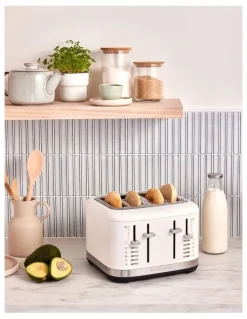 KitchenAid 4 Slice Toaster in Porcelain 5KMT4109APL