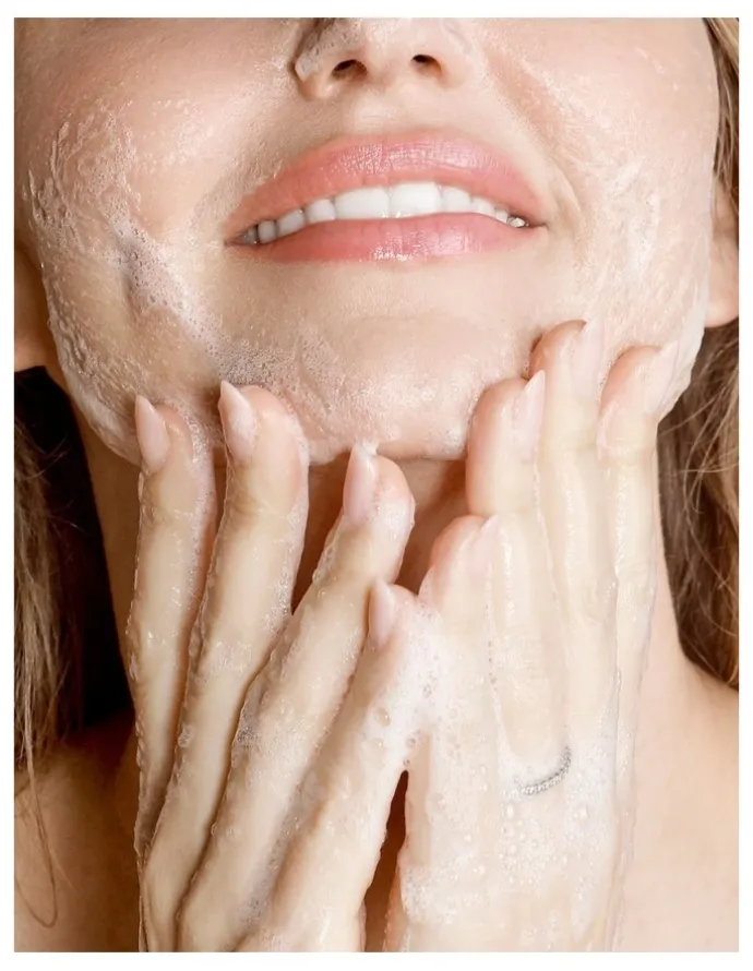 Kora Organics Turmeric Glow Foaming Cleanser