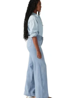 Levi's Shaping Wide-Leg Jeans 318 in Tall Glass Of Water