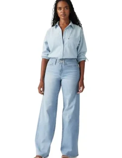 Levi's Shaping Wide-Leg Jeans 318 in Tall Glass Of Water