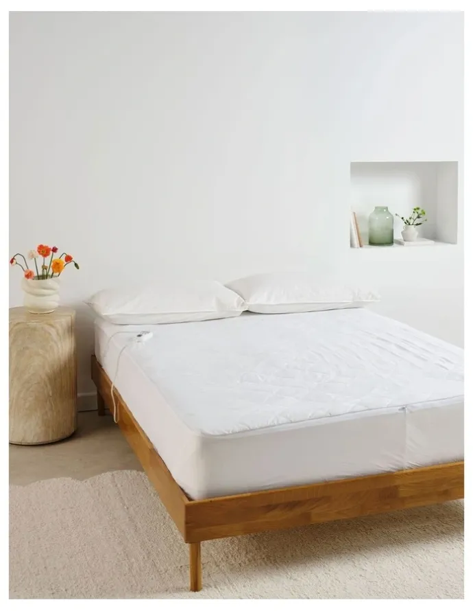 Linen House Quilted Multizone Electric Blanket in Cream