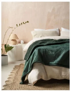 Linen House Sena Blanket in Forest