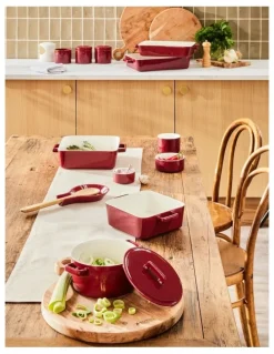 Maxwell & Williams Epicurious Lasagne Dish Bordeaux Gift Boxed 36x24.5x7.5cm in Red