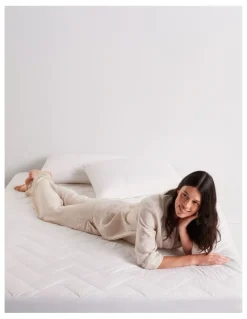 MiniJumbuk Sleep Cool & Dry Waterproof Mattress Protector Quilted Wool / Cotton