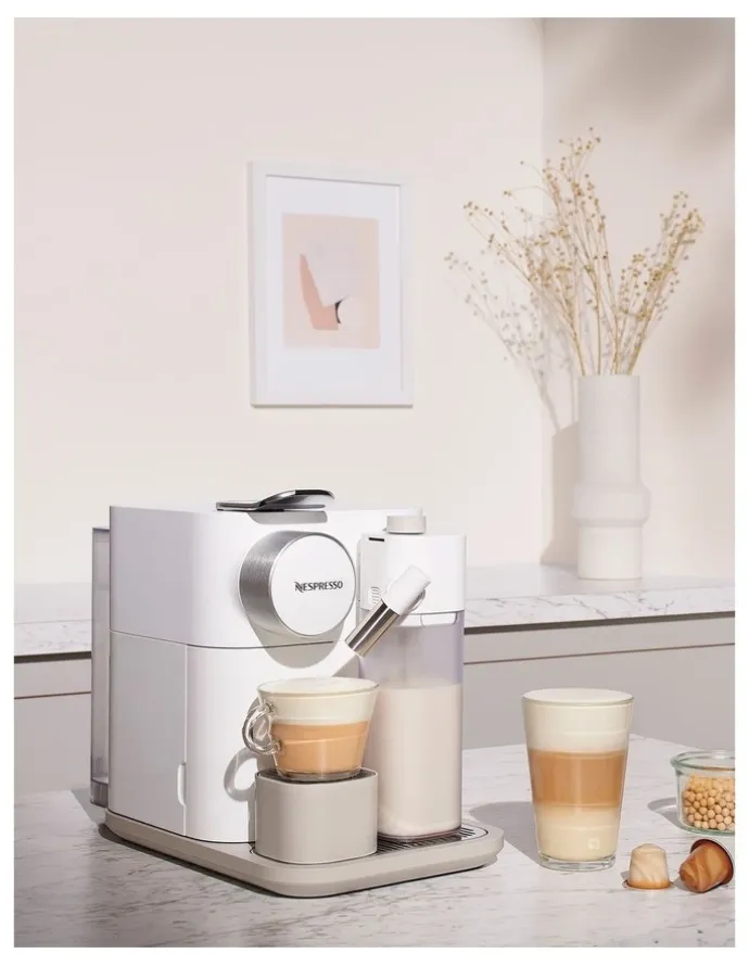 Nespresso Gran Lattissima Automatic Capsule Coffee Machine in White EN640W