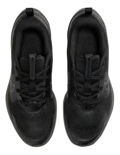 Nike Cosmic Runner Grade School Sport Shoes in Black