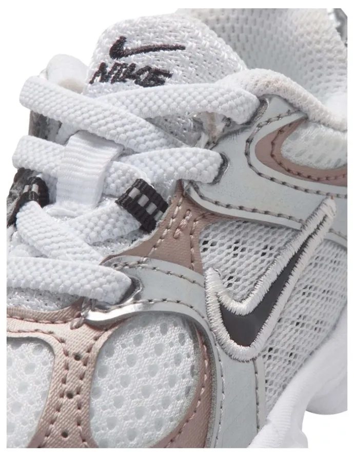 Nike V5 Rnr Infant Sneakers In White
