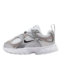 Nike V5 Rnr Infant Sneakers In White