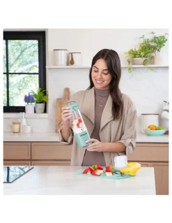 Nutribullet Portable Blender in Eggshell
