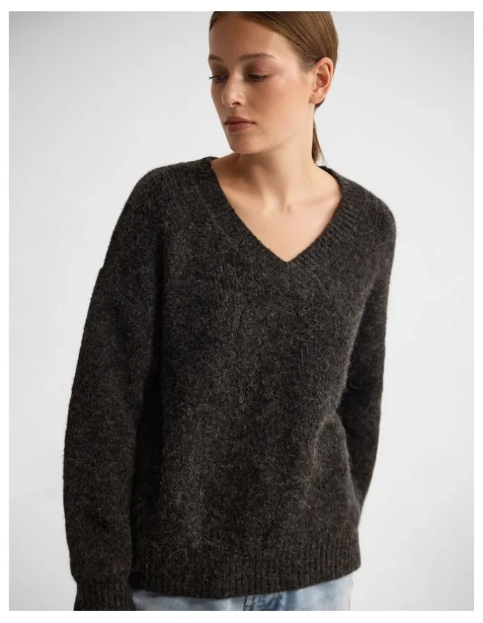 Oxford Bridgette Alpaca Blend V-Neck in Charcoal