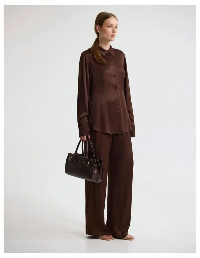 Oxford Lauren Silky Shirt in Chocolate