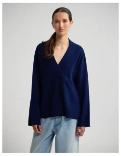 Oxford Pia Cotton V-Neck Knit in Navy