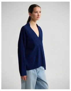 Oxford Pia Cotton V-Neck Knit in Navy