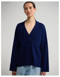 Oxford Pia Cotton V-Neck Knit in Navy