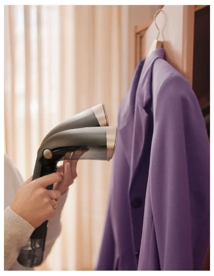 Philips 7000 Series Handheld Garment Steamer in Black