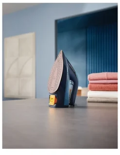 Philips 800 Series Steam Iron in Blue DST8020/20