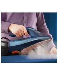 Philips 800 Series Steam Iron in Blue DST8020/20