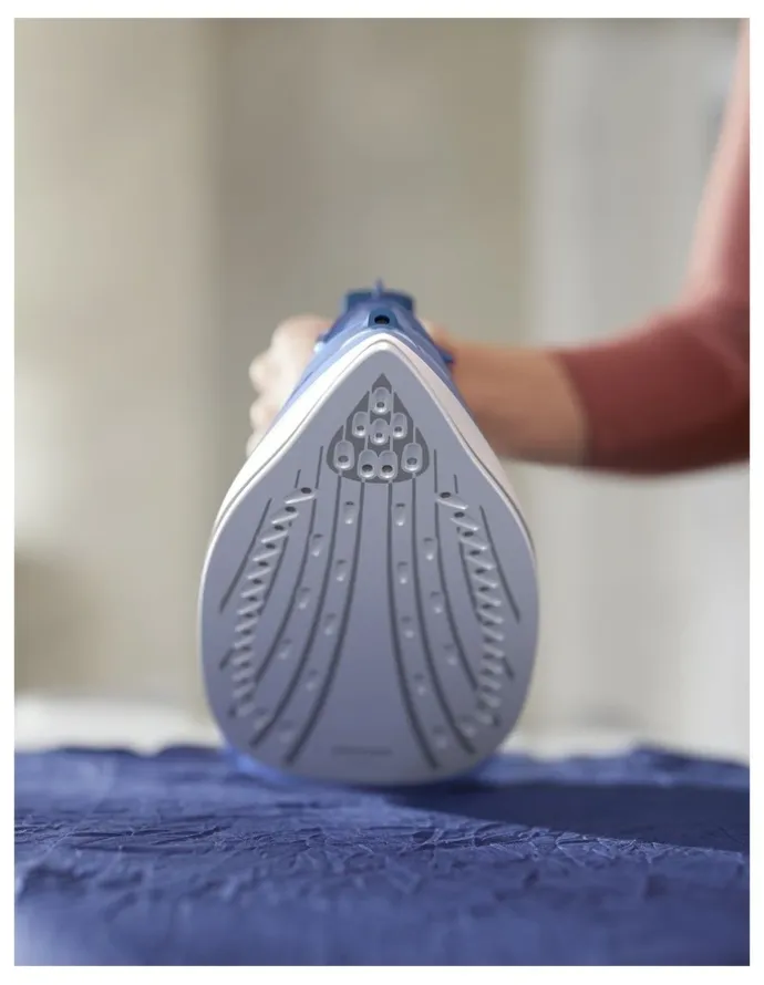 Philips 3000 Series Steam Iron in Blue DST3031/29
