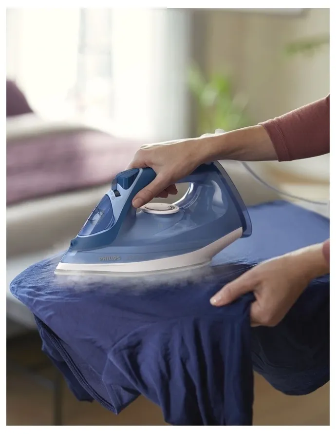 Philips 3000 Series Steam Iron in Blue DST3031/29