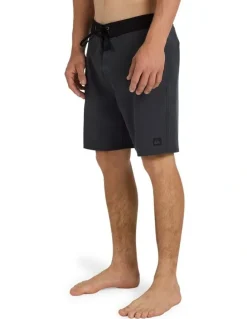 Quiksilver Surfsilk Street Trunk 18 Boardshorts In Black