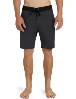 Quiksilver Surfsilk Street Trunk 18 Boardshorts In Black
