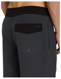 Quiksilver Surfsilk Street Trunk 18 Boardshorts In Black