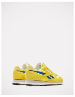 Reebok Classic Leather Sneakers in Yellow