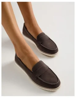 Regatta Quebec Flat Shoes in Brown