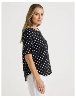Regatta Short Sleeve Top With CF Seam & Curved Hem in Black/White Spot