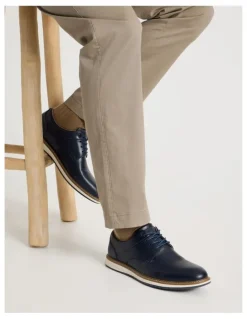 Regatta Storm Comfort Leather Lace Up in Navy