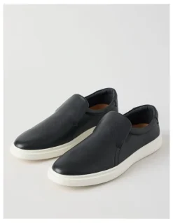 Regatta Warren Leather Loafer in Navy