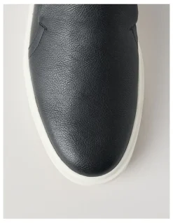 Regatta Warren Leather Loafer in Navy