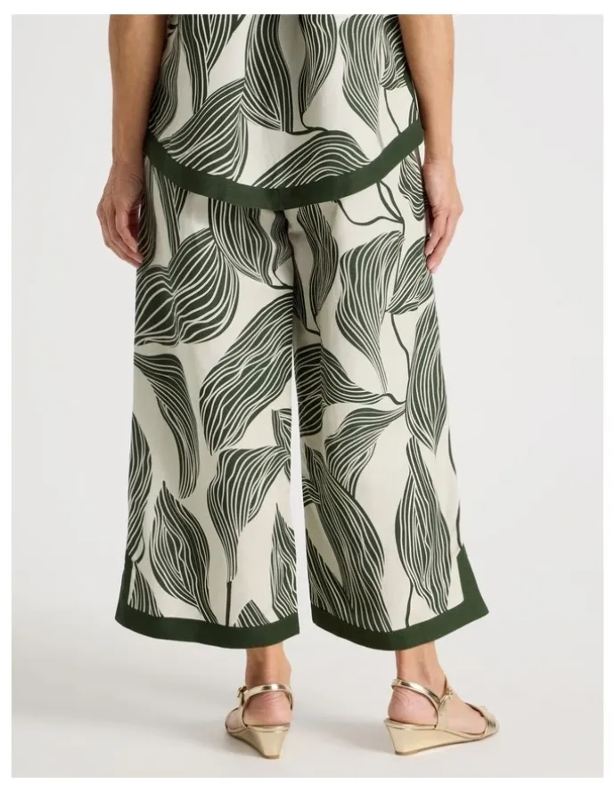 Regatta Wide Leg Crop Linen Blend Pant With Solid Contrasts in Neutral/Olive Print