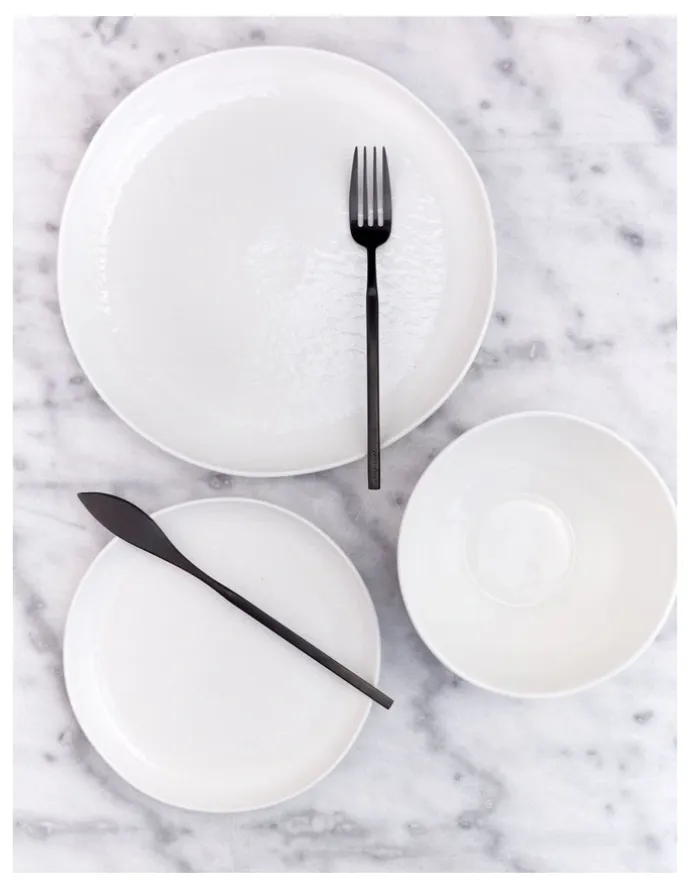 Robert Gordon Shell New Bone China 12 Piece Dinner Set in White