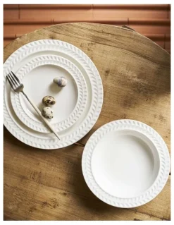 Robert Gordon Wreath Dinner Set 12pc in White
