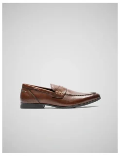 Rodd & Gunn St James Loafer in Cognac