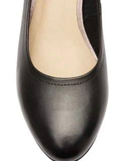 Sandler Ollie Heeled Shoes in Black Leather