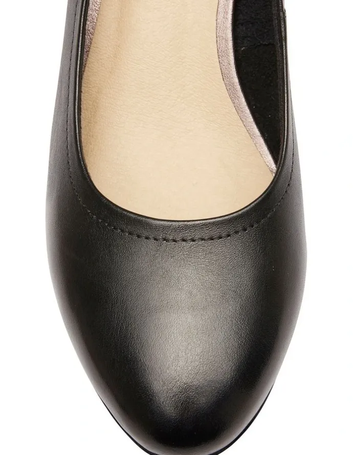 Sandler Ollie Heeled Shoes in Black Leather