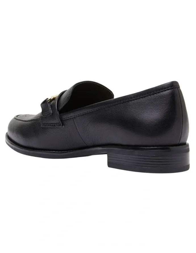 Sandler Paragon Leather Flat Shoes in Black