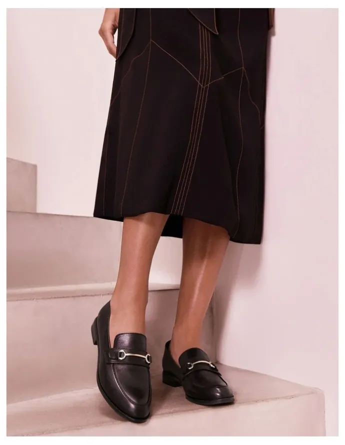 Sandler Paragon Leather Flat Shoes in Black