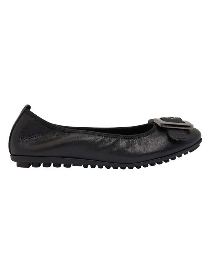 Sandler Pentagon Flat Shoes in Black Leather