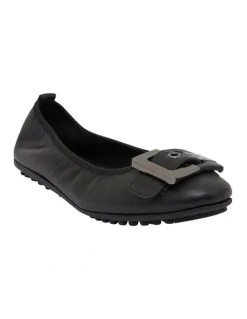 Sandler Pentagon Flat Shoes in Black Leather