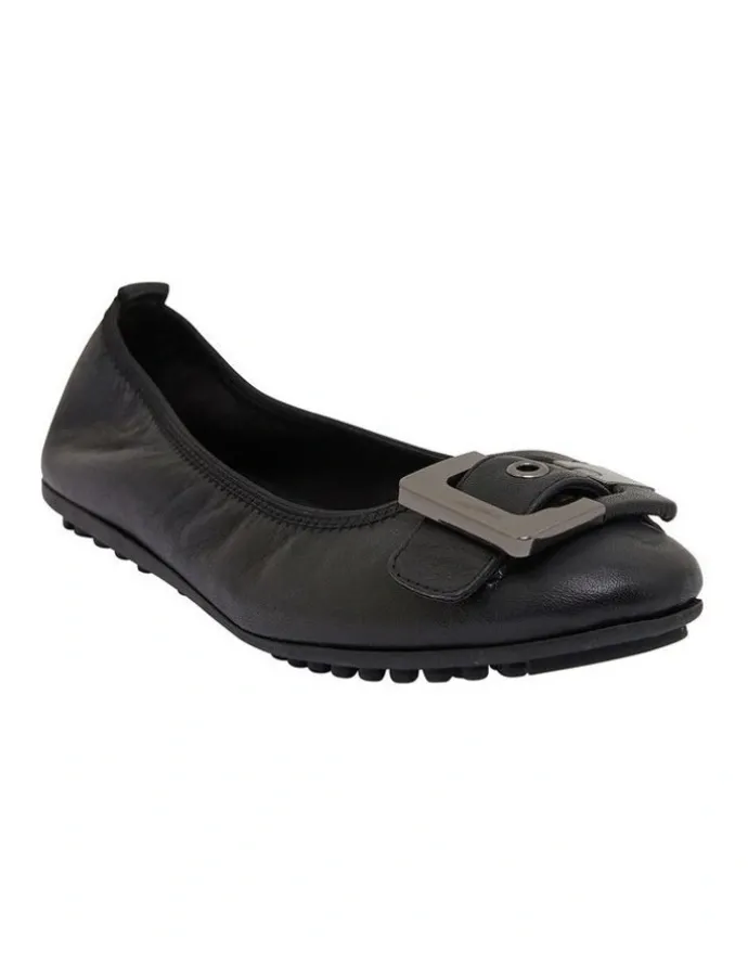 Sandler Pentagon Flat Shoes in Black Leather