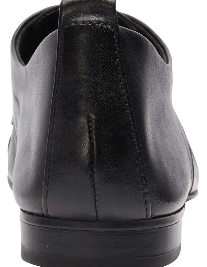 Sandler Utah Flat Shoes in Black Leather
