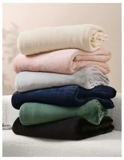 Serene Hudson Fleece and Sherpa Reverse Throw Blanket in Midnight Blue