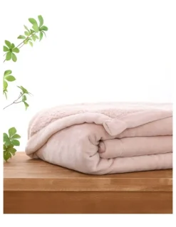 Serene Hudson Fleece And Sherpa Reverse Throw Blanket in Blush