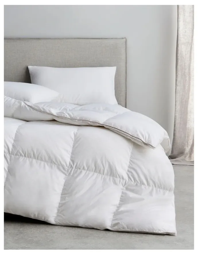 Sheridan Pure Indulgence 95/5 Quilt in Snow