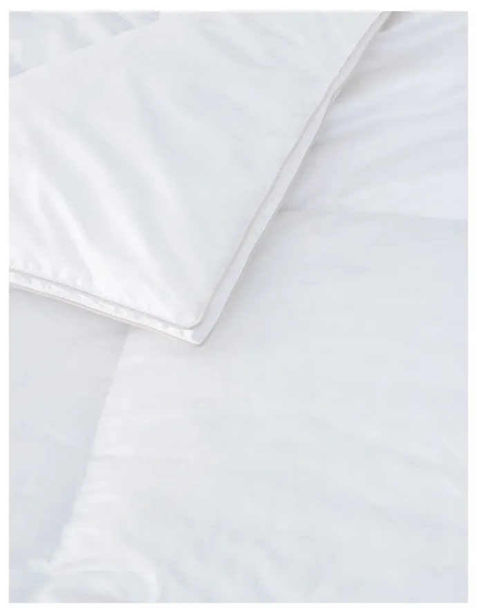 Sheridan Pure Indulgence 95/5 Quilt in Snow