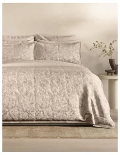 Sheridan Saunders Bed Cover in Garden