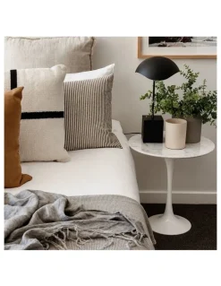 SK Designer Living Replica Eero Saarinen Tulip Round Marble Side Table in White